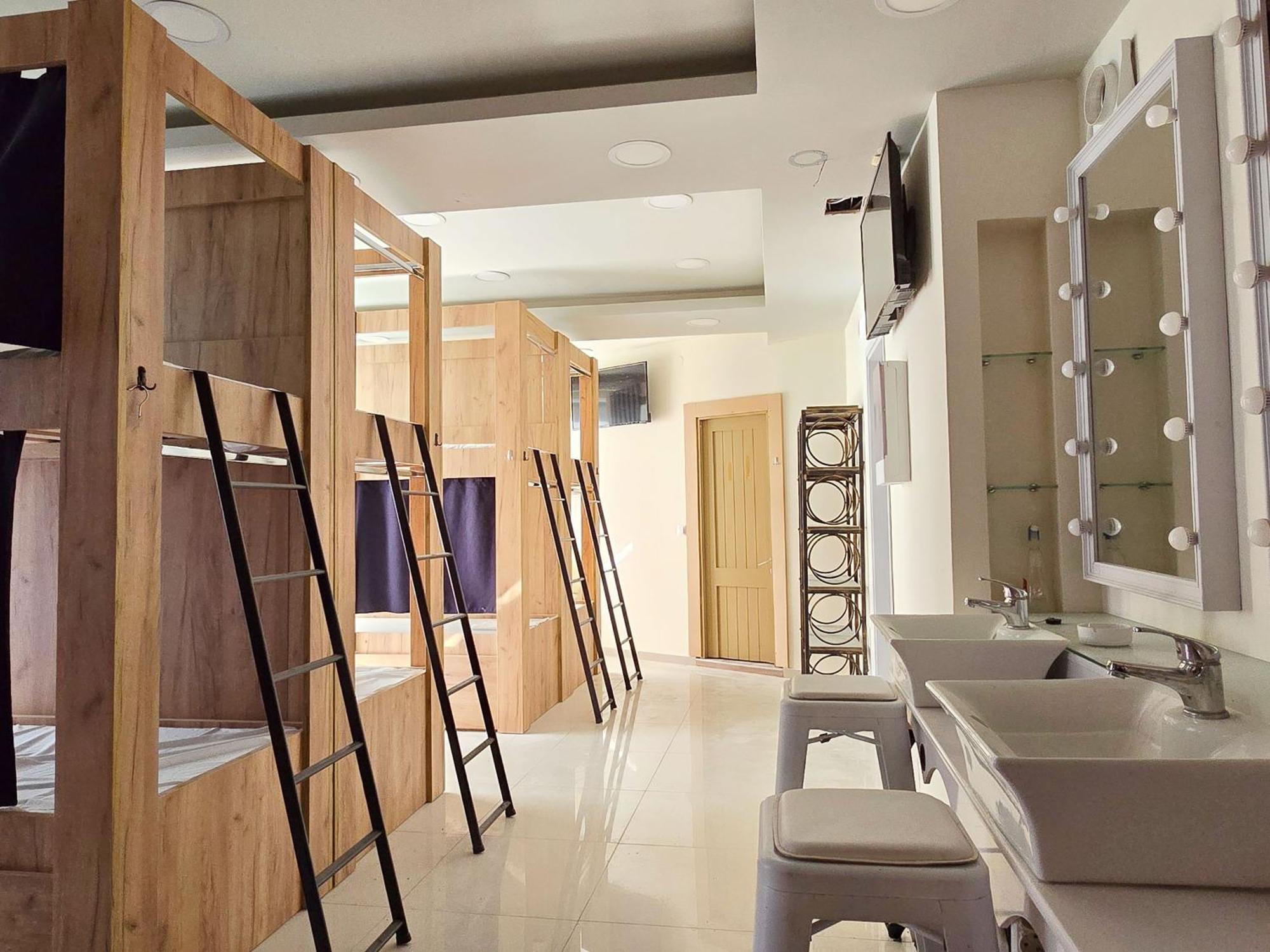 Hostel Parea Hersonissos Экстерьер фото